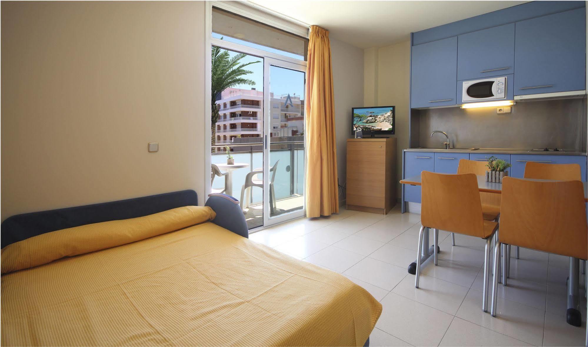 Aqua Hotel Nostre Mar Apartments Pineda de Mar Dış mekan fotoğraf